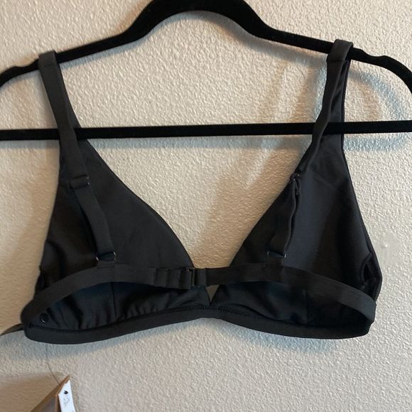 NWT- Volcom SIMPLY SEAMLESS HALTER BIKINI TOP - BLACK- Size large - Picture 9 of 12